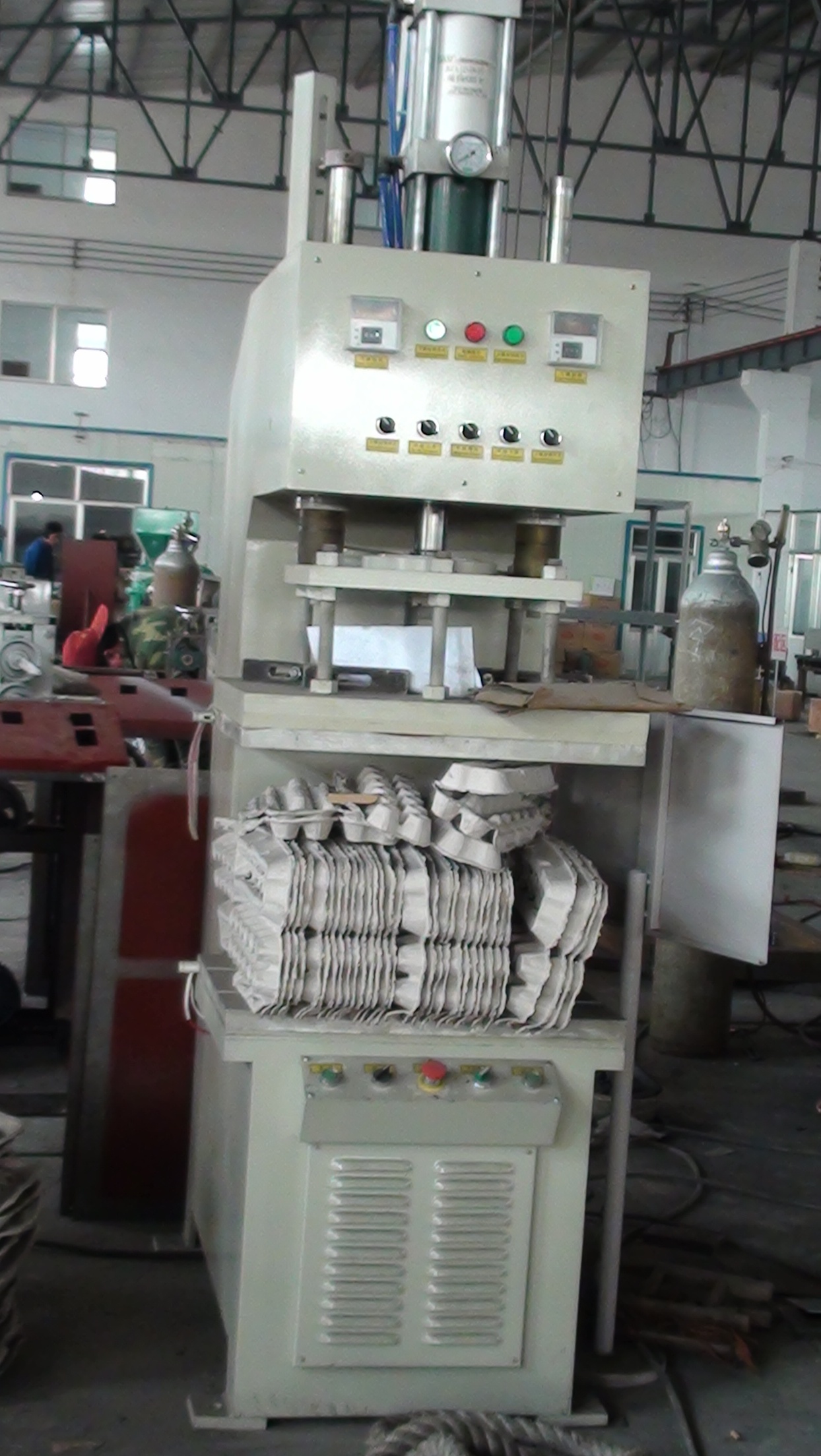 龍口福昌包裝機(jī)械專業(yè)生產(chǎn)蛋托機(jī)，整形機(jī)等等