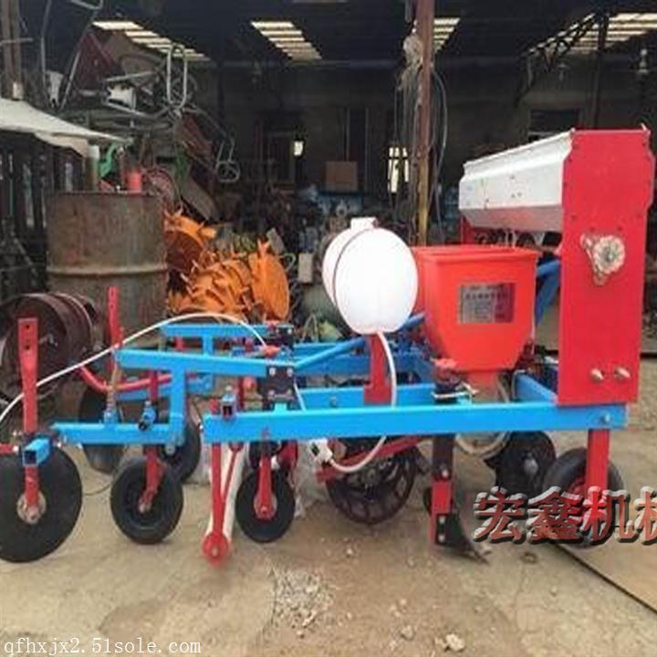安陽(yáng)播種施肥覆膜機(jī) 天津谷子播種施肥打藥覆膜機(jī) 多功能覆膜機(jī)