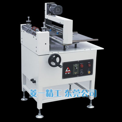 供應(yīng)服裝商標(biāo)吊卡模切機(jī)廠-東莞菱一精工模切機(jī)械批發(fā)廠