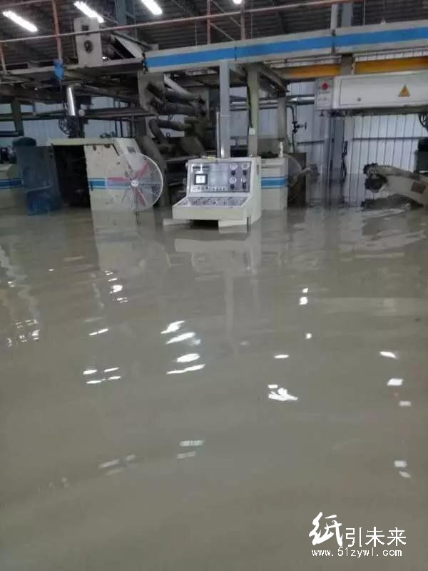 印刷車間漏水，幾千萬(wàn)的印刷機(jī)“淋雨”