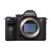 索尼微單數(shù)碼相機(jī)（SONY）ILCE-7RM3  全畫(huà)幅微單套裝相機(jī) 35mm全畫(huà)幅CMOS傳感器 約4240萬(wàn)像素 3.0英寸液晶屏 增強(qiáng)型混合自動(dòng)對(duì)焦 無(wú)內(nèi)置存儲(chǔ) FE 24-70mm F2.8大師鏡頭 含相機(jī)包 一年保修 黑色